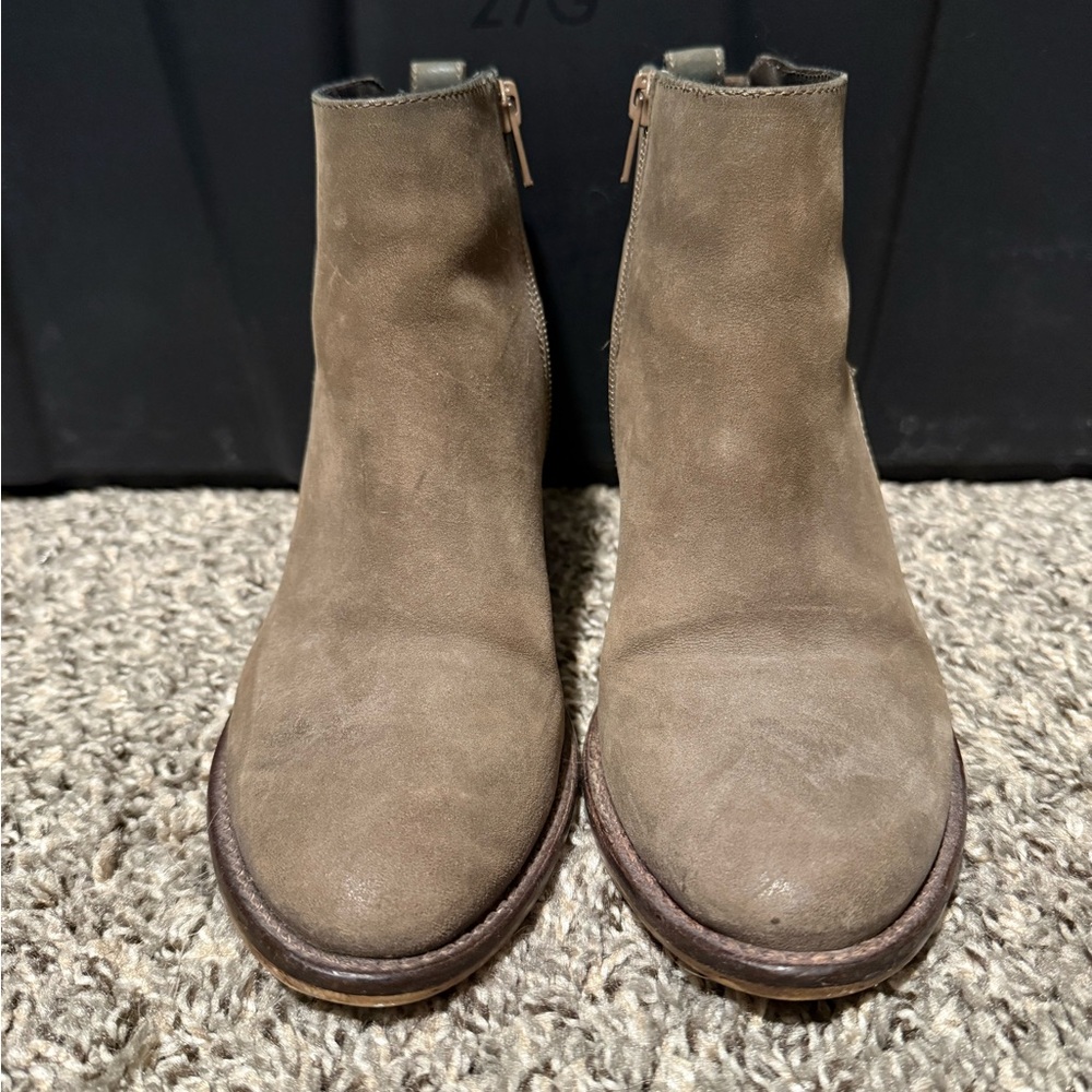 Blondo Women’s Olive/Tan Booties